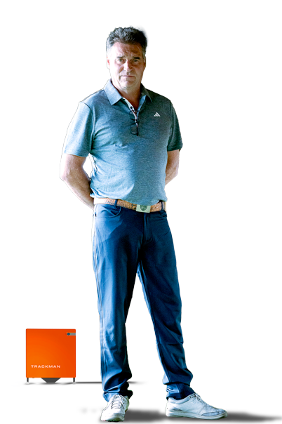 Chris à côté du "Trackman V 4"